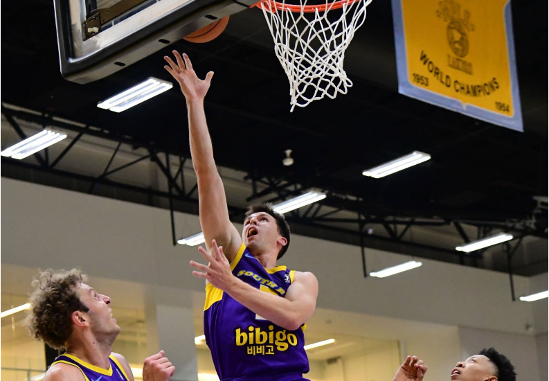 包含洛杉矶湖人赛前造点机会，志在NBA常规赛名次提升，悬念犹存，控场能力受关注的词条