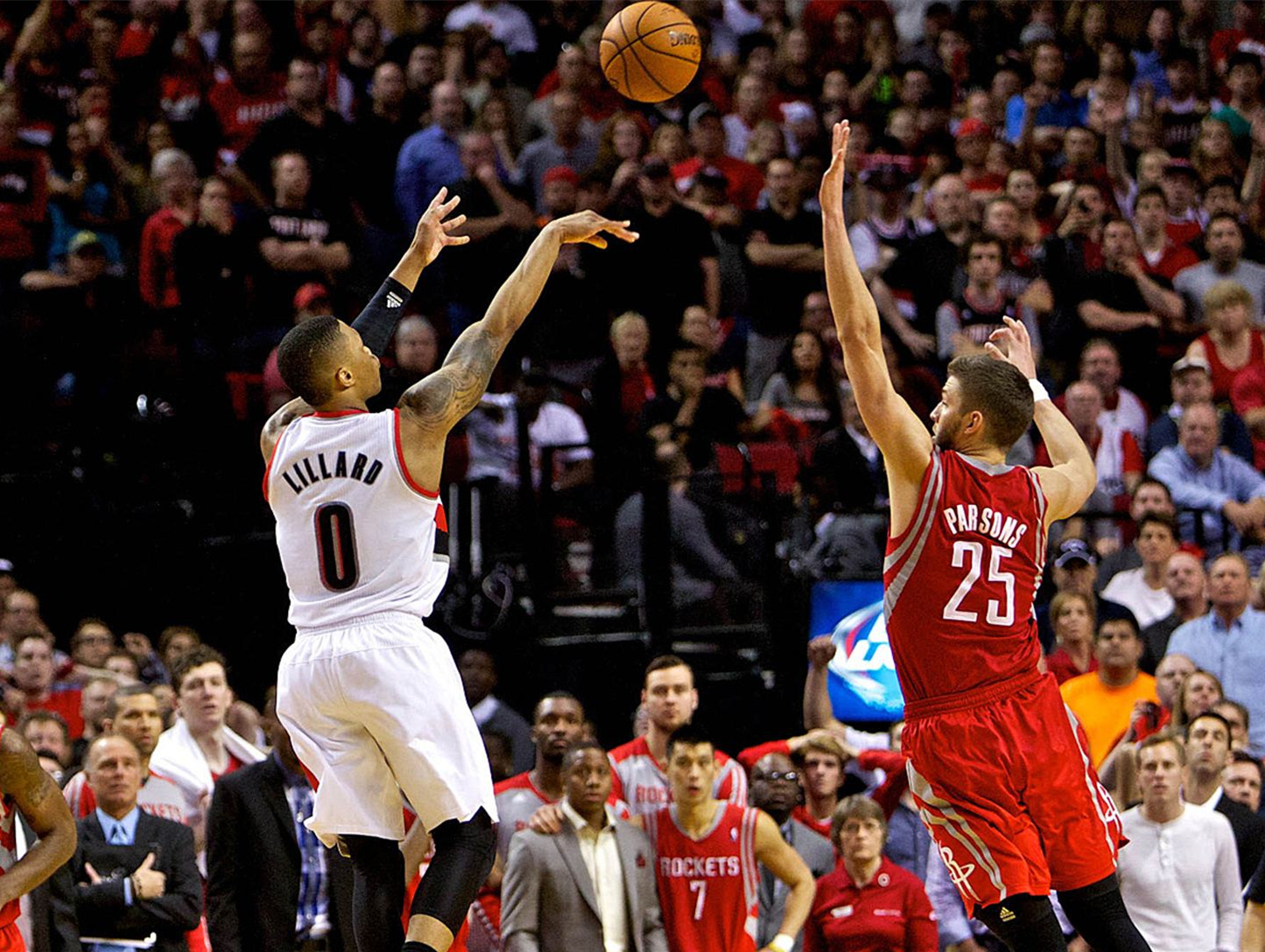 转会期突围战来临，菲尼克斯太阳围绕欧冠绝杀压哨，悬念犹存，年轻球员得到机会的简单介绍